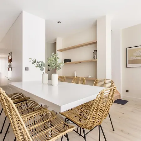 Spacieux Et Moderne 4 A 5mn A Pieds Republique דירה