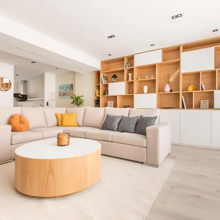 Spacieux Et Moderne 4 A 5mn A Pieds Republique Apartment